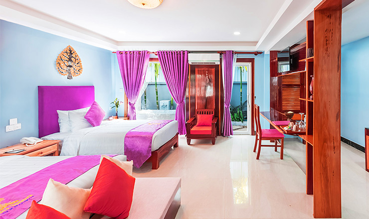 Premier Deluxe Twin - Pool View